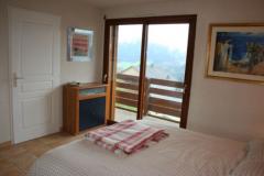 Chalet Matrix - Master bedroom and balcony