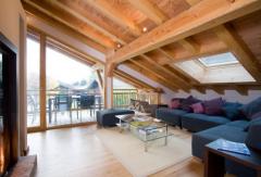 Chalet Maya - Living room and balcony
