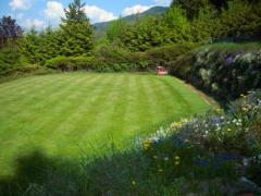 Chalet Odysseus - The lawn area