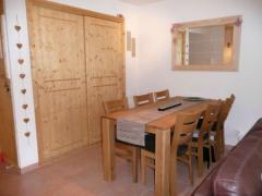 Apartment Le Pas au Loup - The dining area