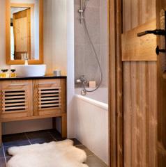Appt. Silverstone Lodge, Penthouse - Example - bathroom