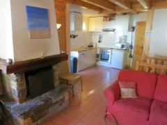Chalet Tintin - Main living area and kitchen