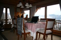 Chalet Van Houcke - Dining area and balcony