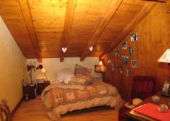 Chalet Vernay - A top floor bedroom