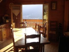 Chalet Lac de Vonnes - The dining area opening on to the balcony