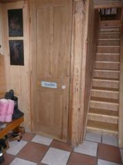 Chalet Vigny - Entrance and stairs to first floor