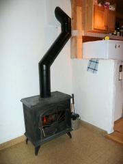 Chalet Vigny - Built in log burner in kitchen/dining room